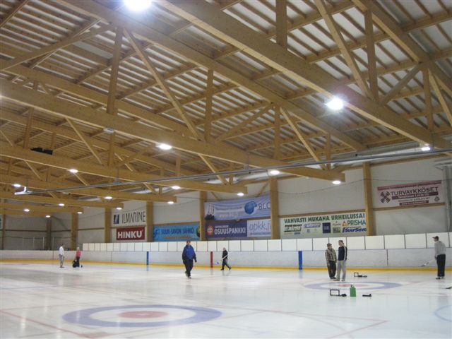 Savonlinna Tanhuvaaran urheiluopiston jäähallia sisältä. Hilkka Högström 2011