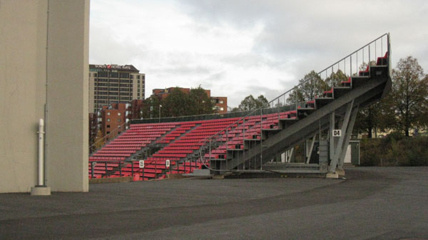 Tampere Ratinan stadionin katsomo. Hilkka Högström 2011