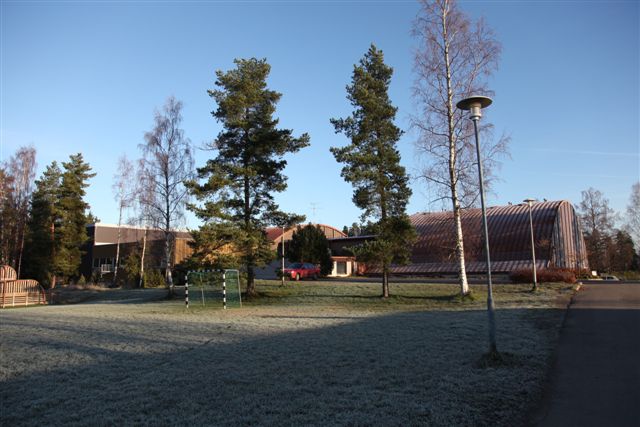 Lohja Kisakallion päärakennus. Hanna Tyvelä 2011