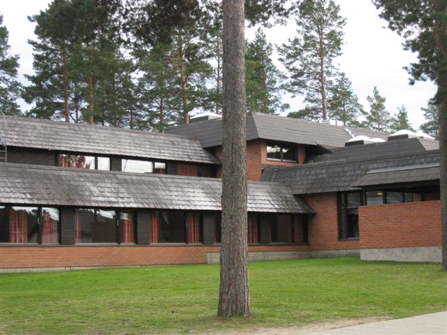 Kuva: Sotkamo Vuokatin Urheiluopiston päärakennus. Hilkka Högström 2011