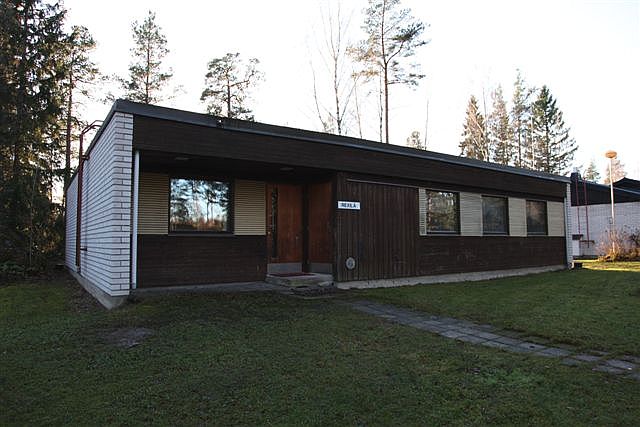 Kuva: Raasepori Kisakeskuksen vanha johtajan asunto. Hanna Tyvelä 2011