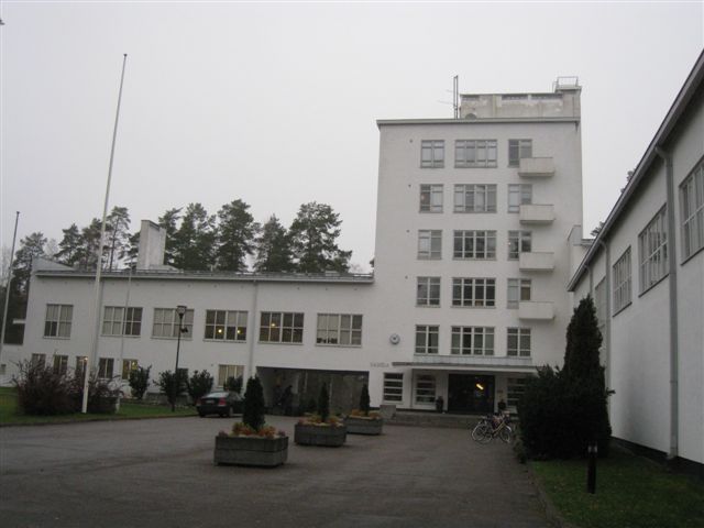 Kuva: Heinola Vierumäen urheiluopiston päärakennus. Hilkka Högström 2011