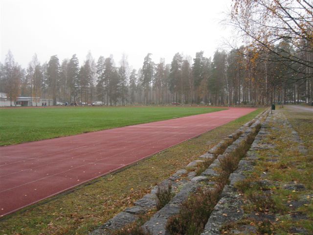 Heinola Vierumäen urheiluopiston urheilukenttä. Hilkka Högström 2011