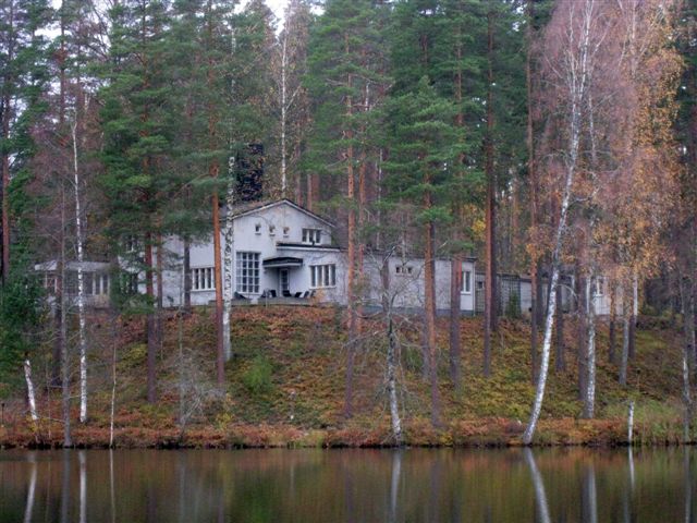 Heinola Vierumäen urheiluopiston rehtorin asuinrakennus. Hilkka Högström 2011